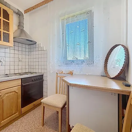 Apartamento Ivo-3 By Interhome